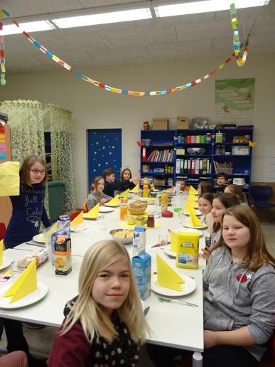 Landscheks kleiner "Wie decke ich einen Tisch-Knigge" klappte prima!